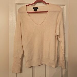 Tahari 2 Ply Cashmere Women's Cream V-Neck Sweater